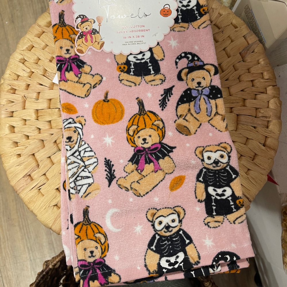 Pink Halloween Teddy Bears in Costume Skeleton Pumpkin Stars Towels Set of 3 NWT
